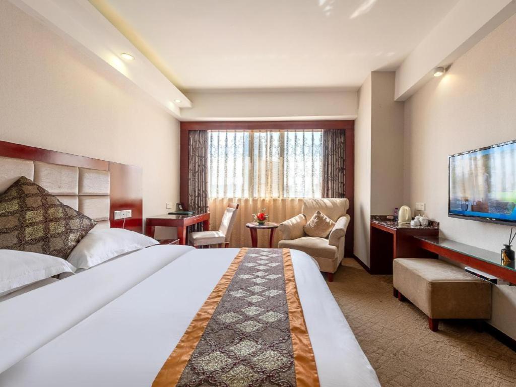 Overseas Chinese Hotel Zhuhai Exterior foto